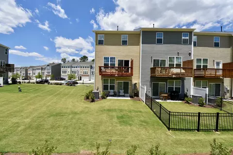 1114 Commack Dr, Durham, NC 27703 photo 2