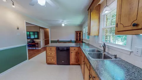 5710 Birch Dr, Durham, NC 27712 photo 6