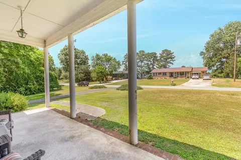 110 Castle Dr, Smithfield, NC 27577 photo 4