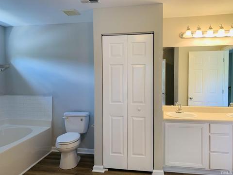 14 Redstone Ct, Durham, NC 27703 photo 3