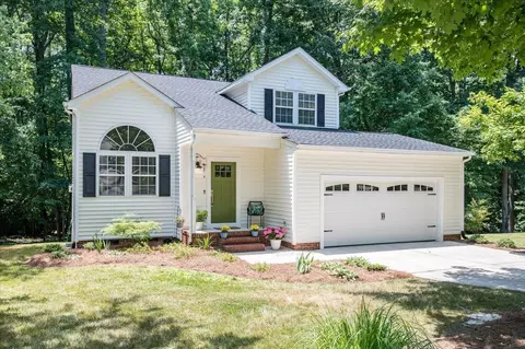 2103 Meade Ln, Durham, NC 27707 photo 2
