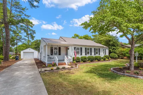206 E C St, Erwin, NC 28339 photo 3