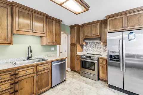 206 E C St, Erwin, NC 28339 photo 10