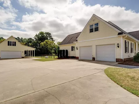 60 Powell Dr, Smithfield, NC 27577 photo 4