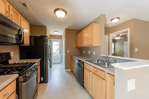 14 Intrepid Ct, Durham, NC 27703 photo 4