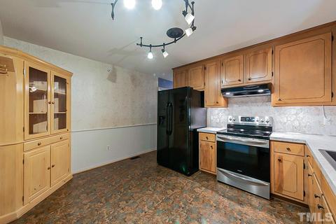 5706 Willow Dr, Durham, NC 27712 photo 4