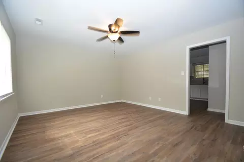 2605 Dearborn Dr, Durham, NC 27704 photo 2