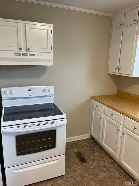 302 W D St, Erwin, NC 28339 photo 5