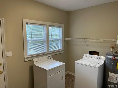 302 W D St, Erwin, NC 28339 photo 10