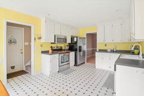 724 Iris Bryant Rd, Dunn, NC 28334 photo 9
