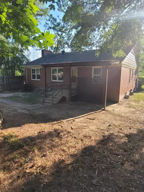 2000 Woodview Dr, Durham, NC 27704 photo 2