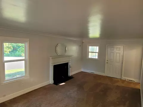 2000 Woodview Dr, Durham, NC 27704 photo 5