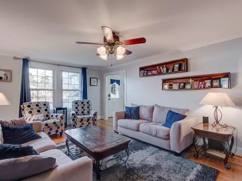 406 E Hill St, Benson, NC 27504 photo 8