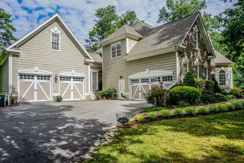 102 Continental Dr, Durham, NC 27712 photo 15