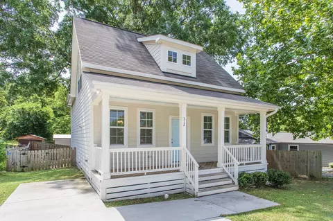 512 N Franklin St, Wake Forest, NC 27587 photo 2