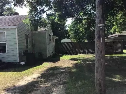 201 3rd St, Erwin, NC 28339 photo 2