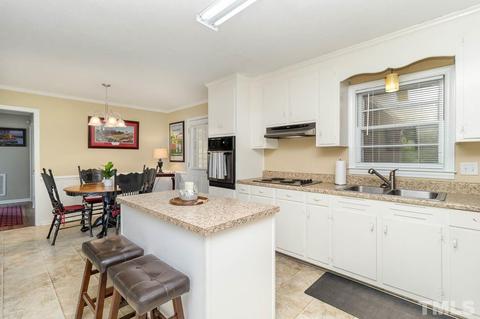 101 N Davis St, Micro, NC 27555 photo 9