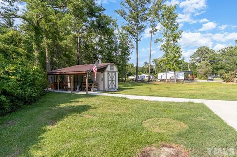 101 N Davis St, Micro, NC 27555 photo 6