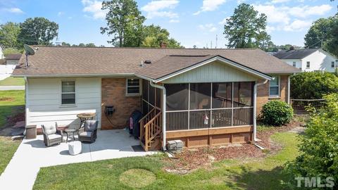 101 N Davis St, Micro, NC 27555 photo 4