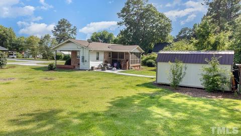 101 N Davis St, Micro, NC 27555 photo 5