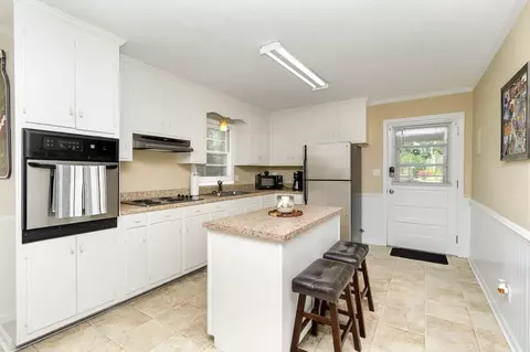 101 N Davis St, Micro, NC 27555 photo 10