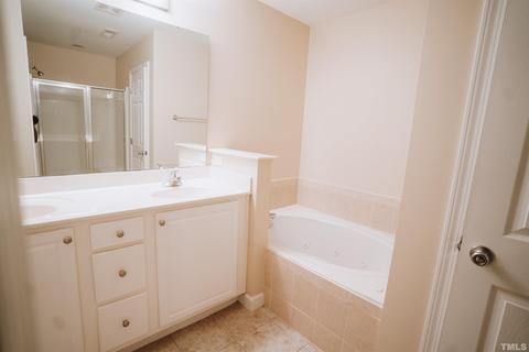 4318 Flintlock Ln, Durham, NC 27704 photo 11