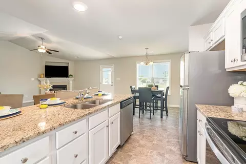 40 Marshfield Dr, Benson, NC 27504 photo 6