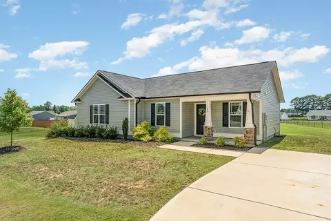 40 Marshfield Dr, Benson, NC 27504 photo 2