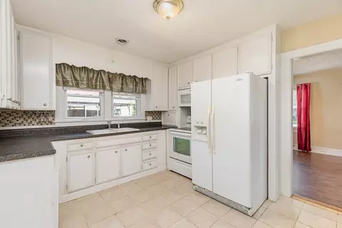 406 E 1st St, Princeton, NC 27569 photo 11