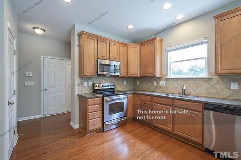 1912 Woodsdale Dr, Durham, NC 27703 photo 4