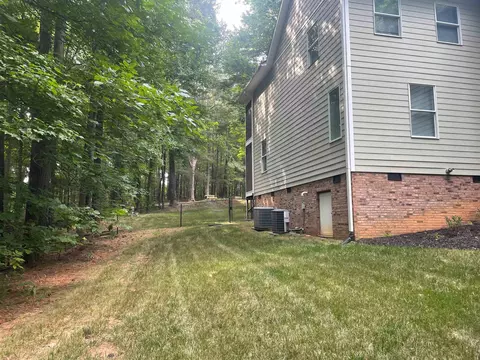 3104 Stepping Stone Ln, Durham, NC 27705 photo 2
