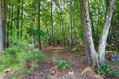 4 Hi Mar Ln, Hillsborough, NC 27278