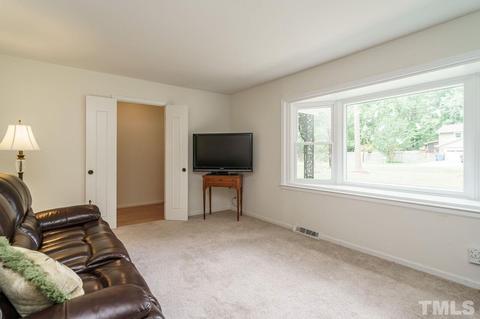 5018 Long Leaf Dr, Durham, NC 27712 photo 5