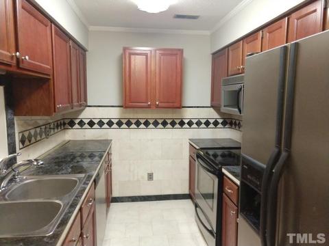 73 Stone Hill Ct, Durham, NC 27704 photo 2