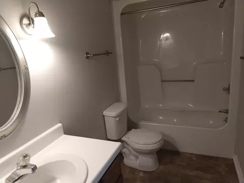 73 Stone Hill Ct, Durham, NC 27704 photo 9