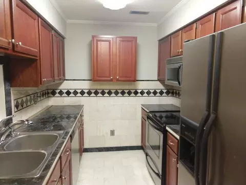 73 Stone Hill Ct, Durham, NC 27704 photo 2