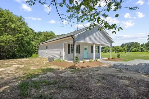 223 Shadowood Dr, Benson, NC 27504 photo 1