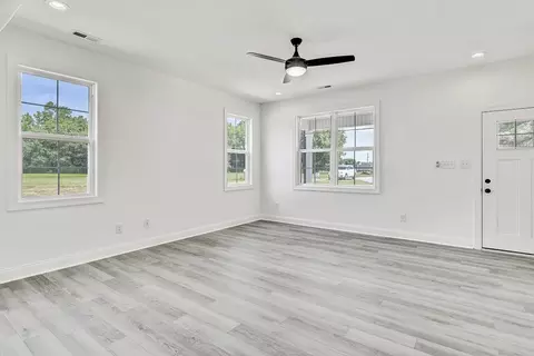223 Shadowood Dr, Benson, NC 27504 photo 9