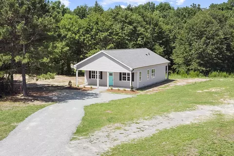 223 Shadowood Dr, Benson, NC 27504 photo 3