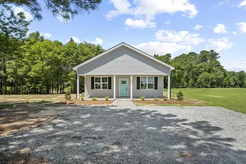223 Shadowood Dr, Benson, NC 27504 photo 5
