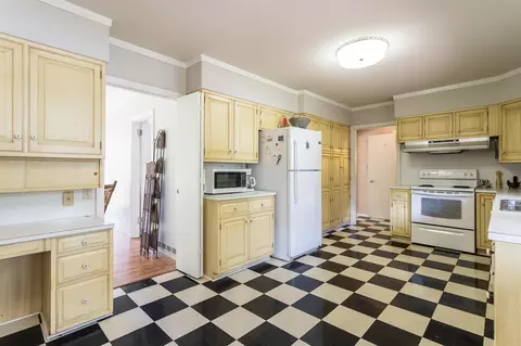 1207 S First St, Smithfield, NC 27577 photo 3