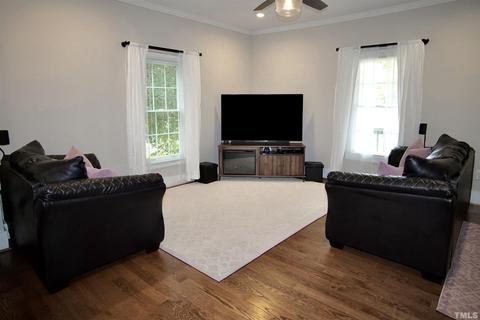 1109 Worth St, Durham, NC 27701 photo 3