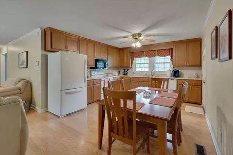 202 Debra Dr, Durham, NC 27704 photo 14