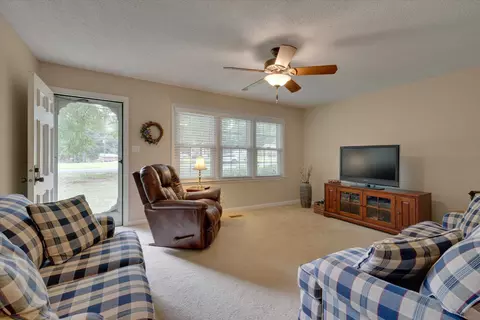 202 Debra Dr, Durham, NC 27704 photo 5