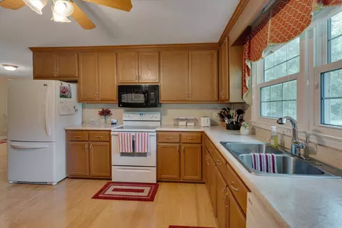 202 Debra Dr, Durham, NC 27704 photo 12