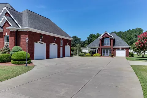 360 Willowcroft Ct, Dunn, NC 28334 photo 3