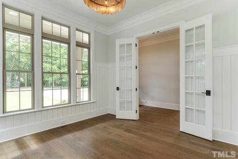 2004 Pine Dr, Raleigh, NC 27609 photo 4