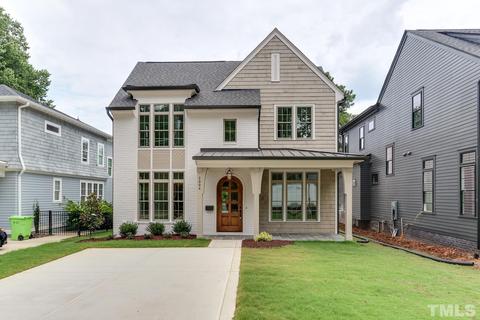 2004 Pine Dr, Raleigh, NC 27609 photo 1