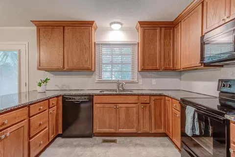 1923 Medallion Dr, Durham, NC 27704 photo 10