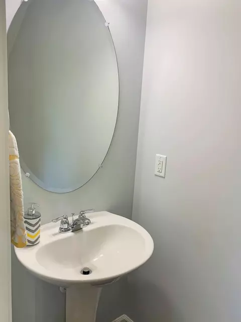 81 Pocono Dr, Durham, NC 27705 photo 9